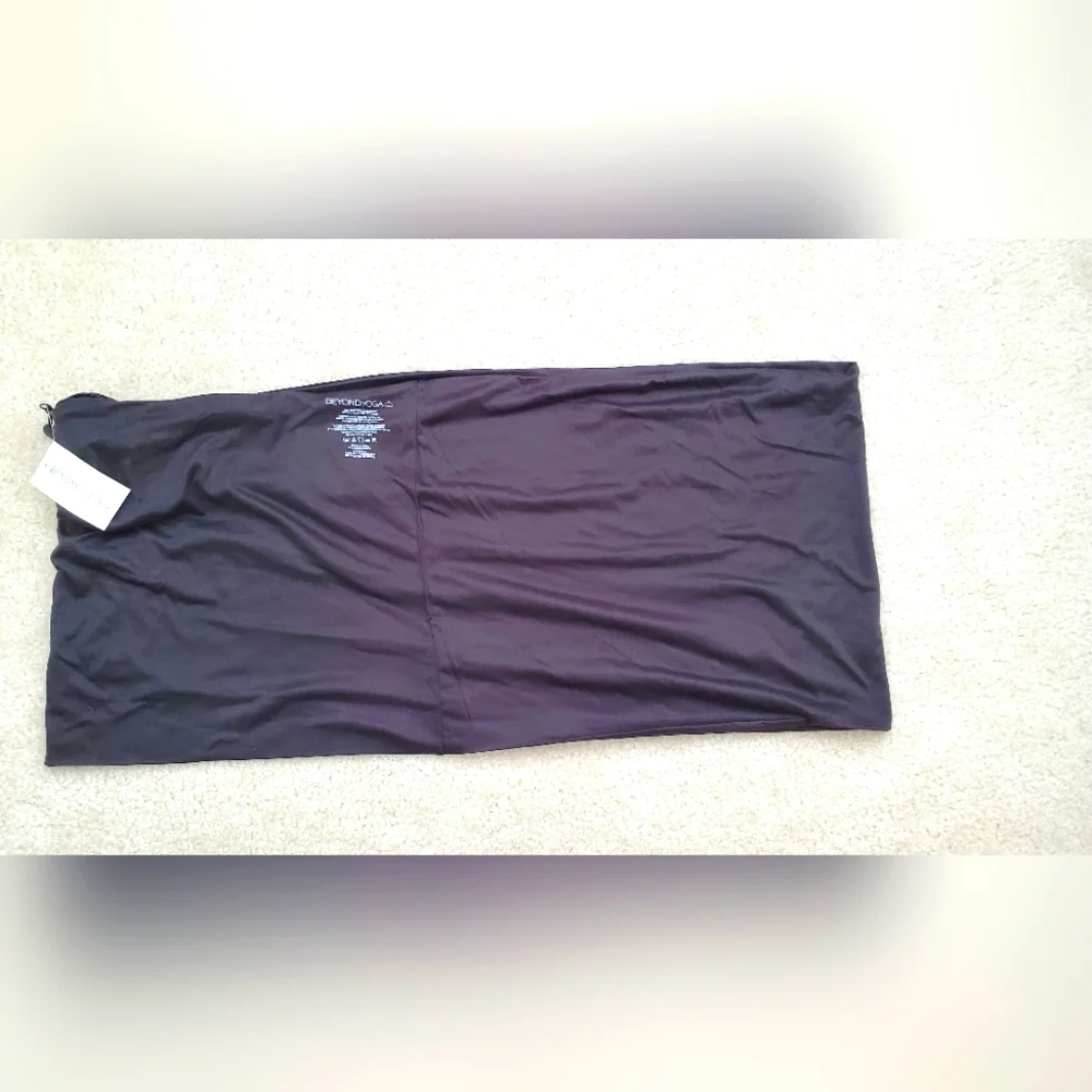 Beyond Yoga NWT Pocket Infinity Scarf Black Casual Athleisure